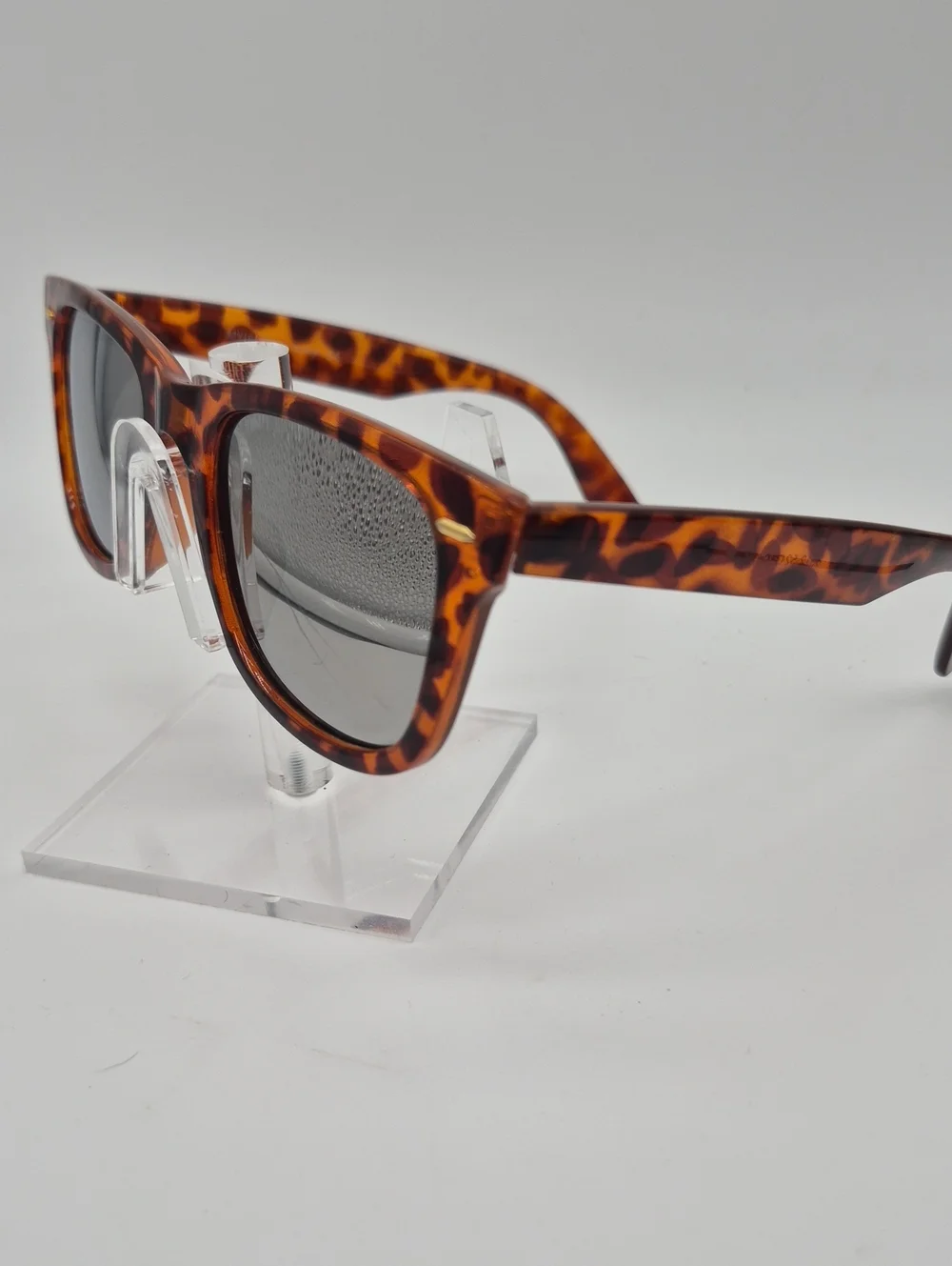 Myiaur Tortoiseshell Wayfarer Sunglasses